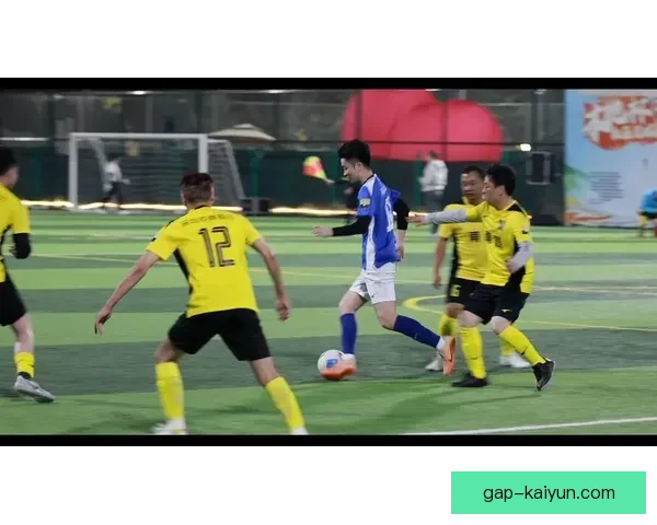 联赛比赛剪辑展现近期精彩瞬间，球迷热议精彩表演和战术对抗