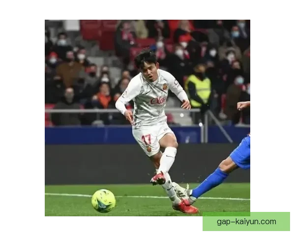 久保建英庆祝动作起源揭秘：灵感来自童年偶像与日本文化元素